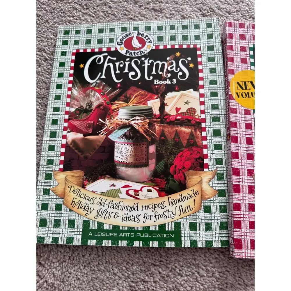 LOT of 3 Gooseberry Patch Christmas Books 3 & 4 & Country Friends Go Quilting
